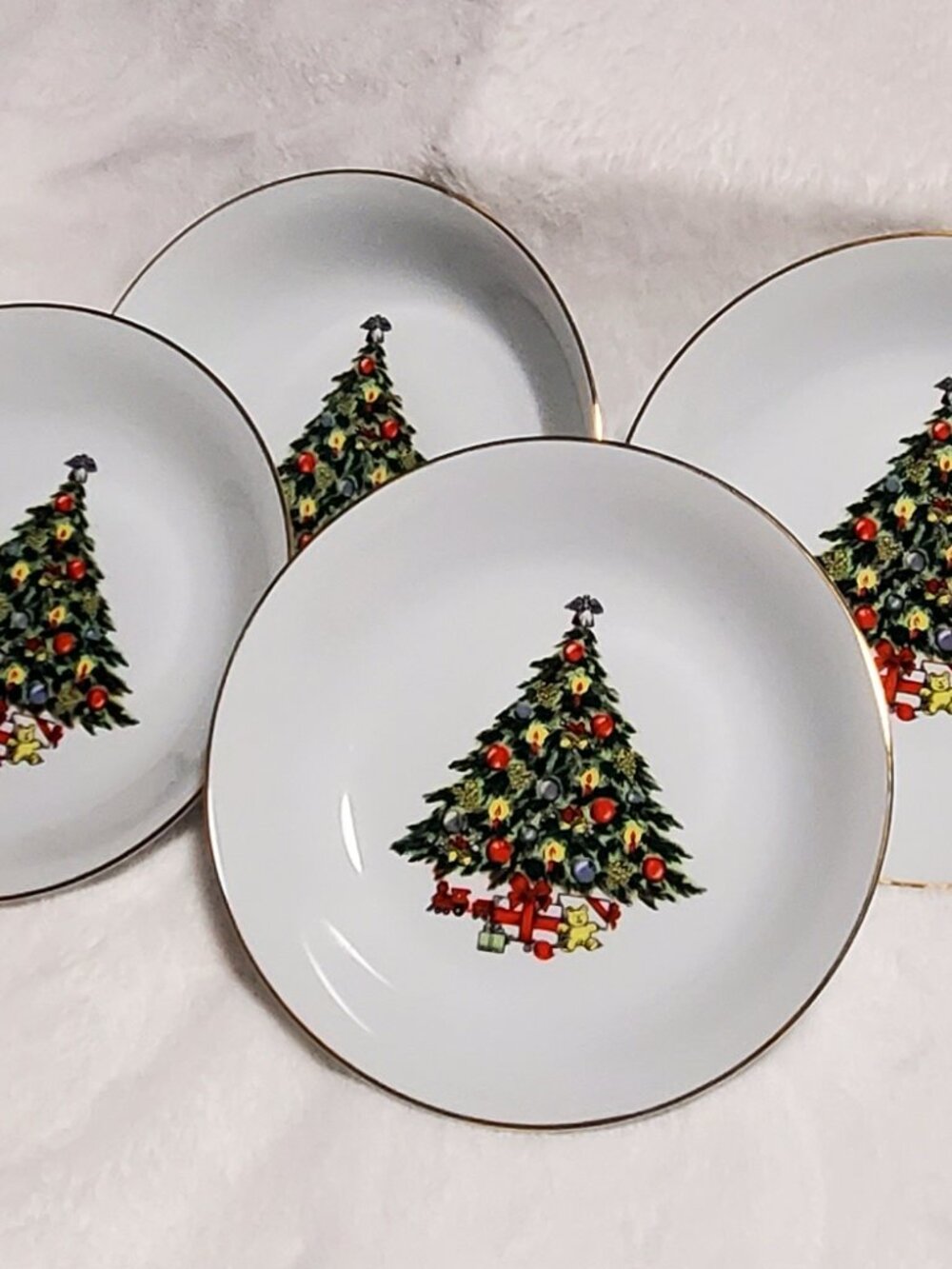 Jamestown China "Christmas Treasure" Set ff 4 gold trim serve bowls (7 5/8) EUC!